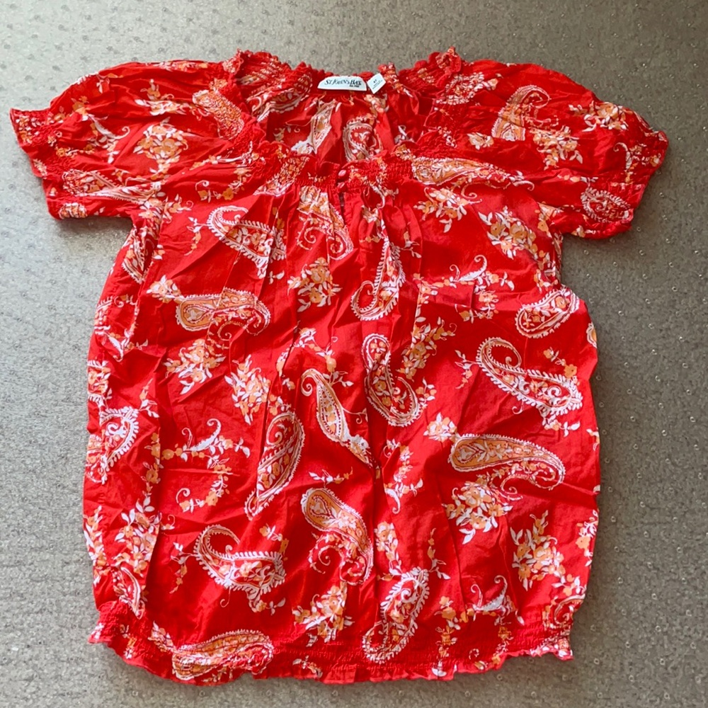 🌸St. John’s Bay Peasant Top - Size Small Tall